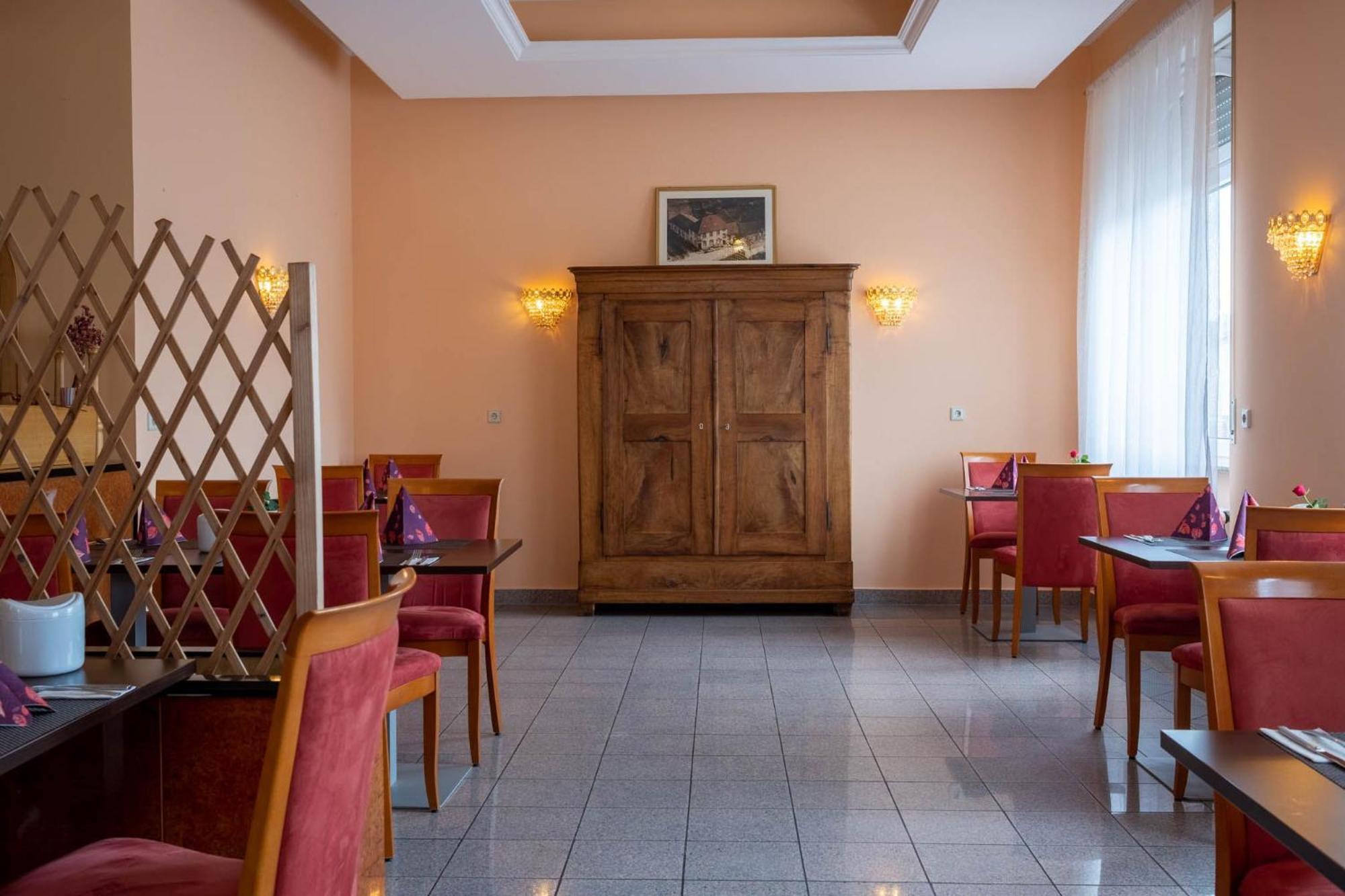 Hotel Kraichtaler Hof Exteriér fotografie